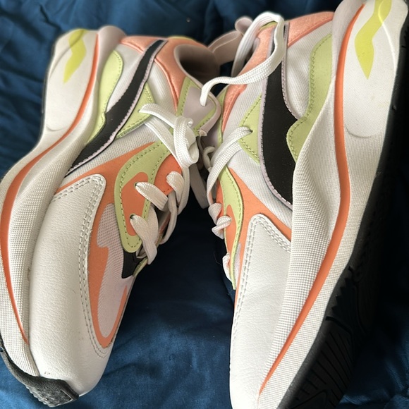 Literally brand new worn twice - Picture 4 of 7